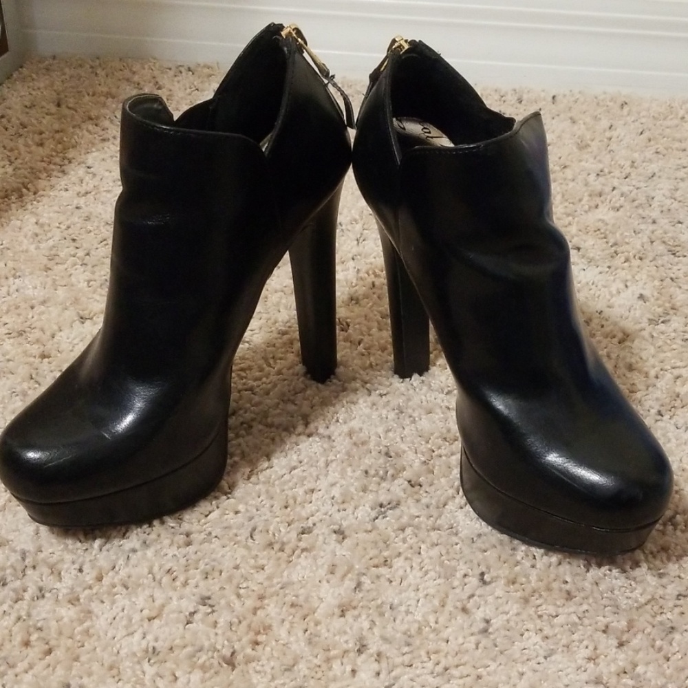 Material Girl Ross Platform Boot